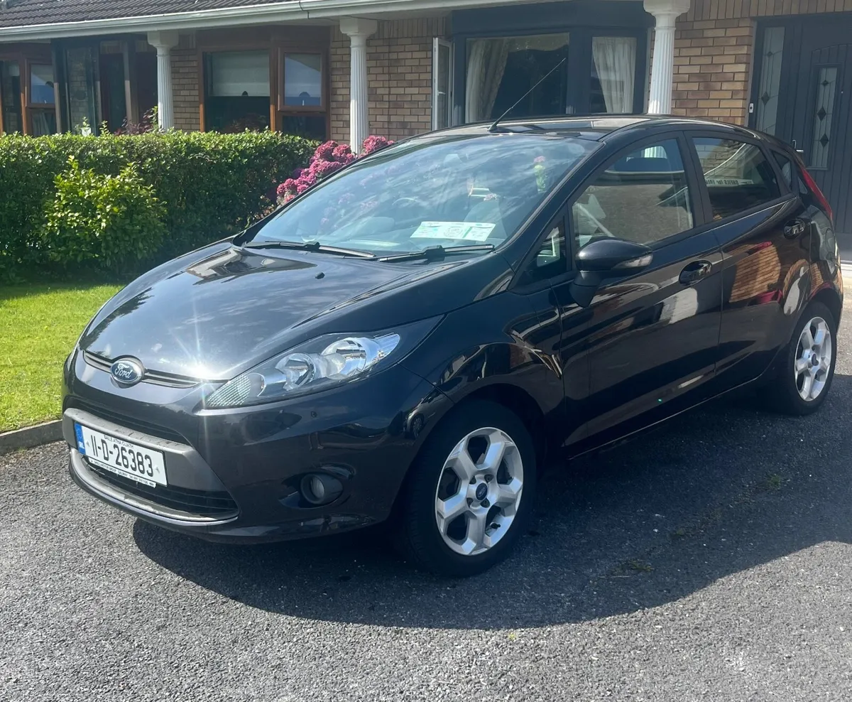 Ford Fiesta 2011 - Image 2