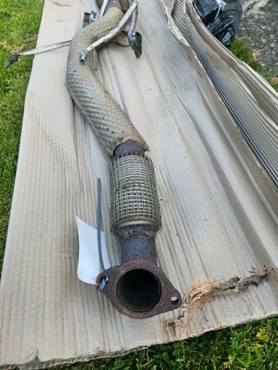 Vauxhall insignia catalytic converter and down pip - Image 2