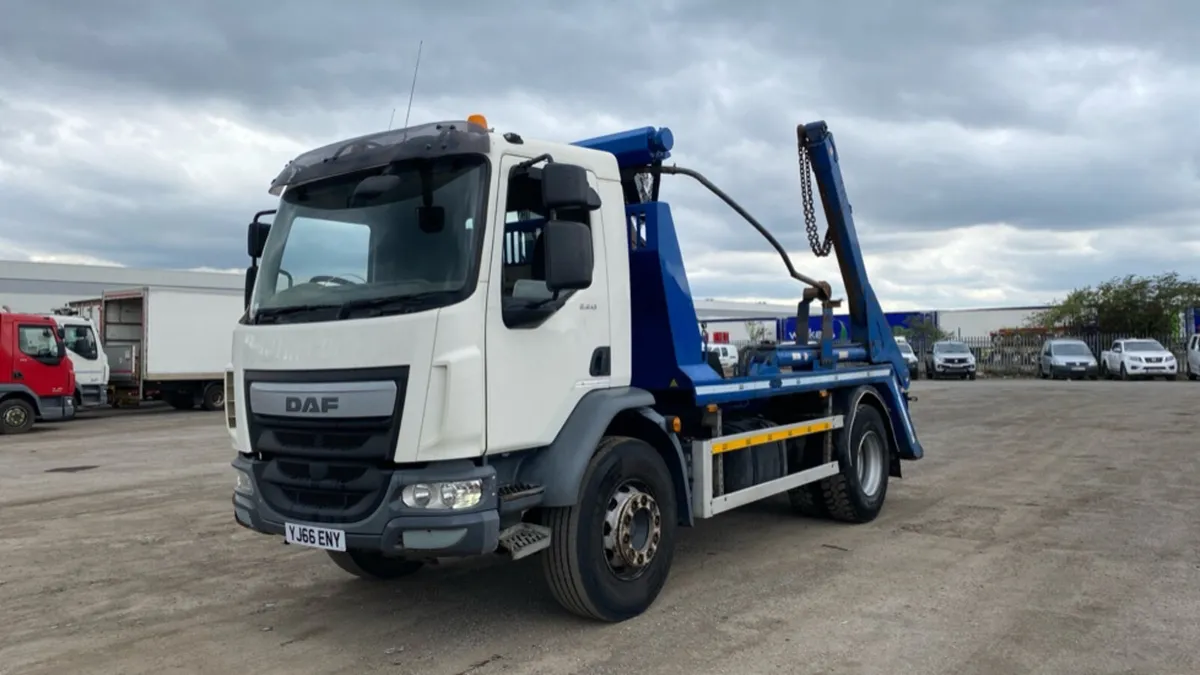 2017 DAF 18 Ton SKIP Truck  choice  8 yard skips - Image 1