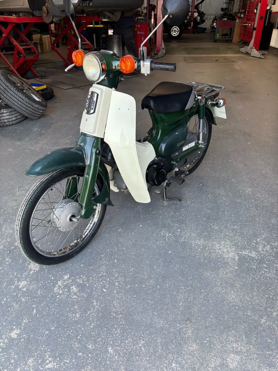 Honda c50 Super Cub 1995 - Image 1