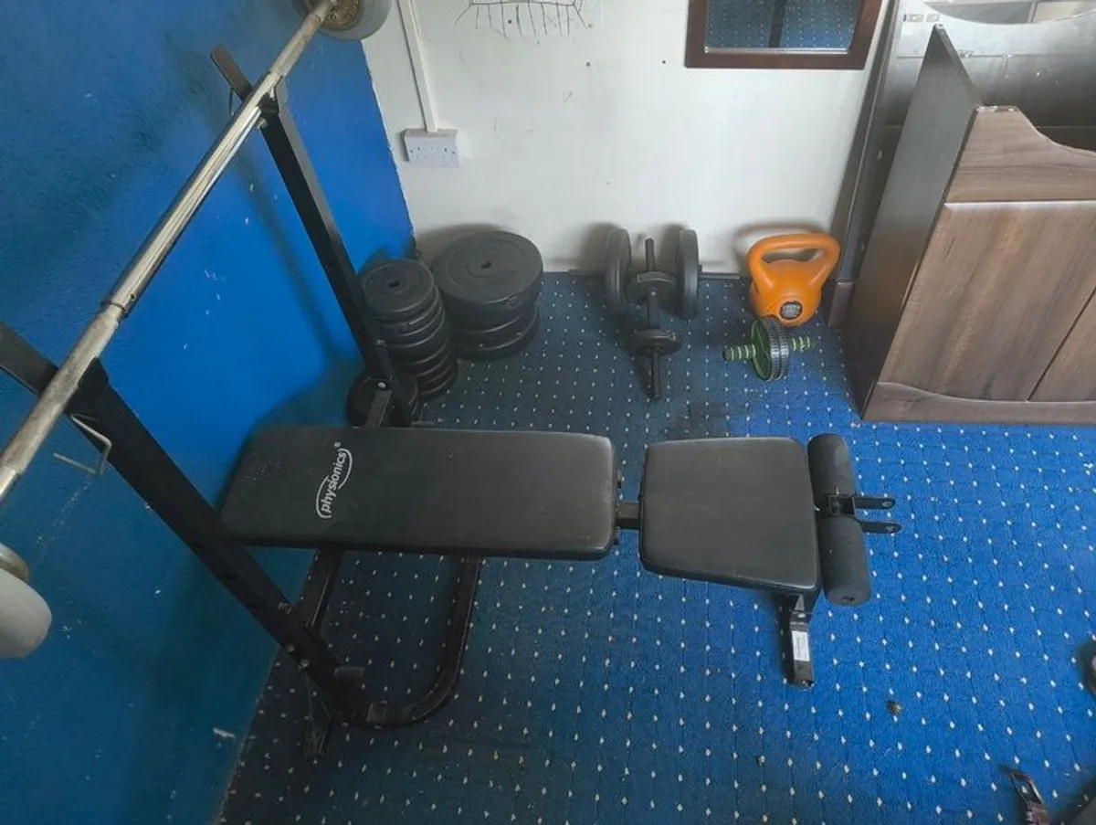 Bench Press, Punching Bag, Spinning Bike, Cross Trainer - Image 3