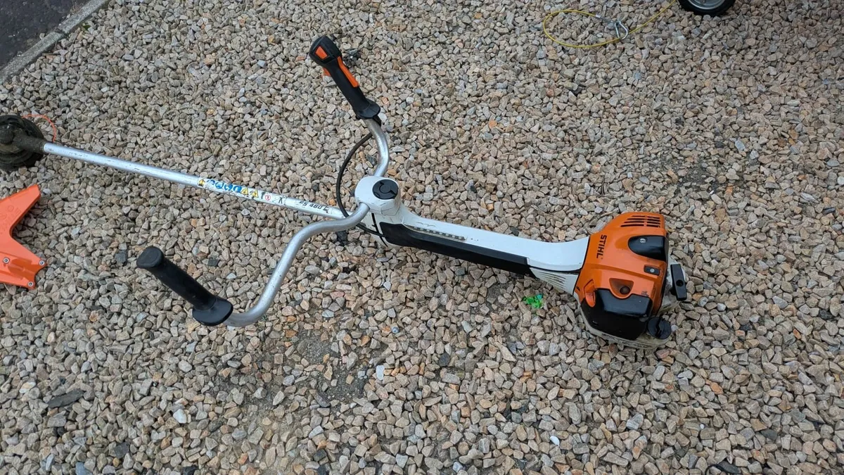 Stihl FS 460 industrial strimmer - Image 2