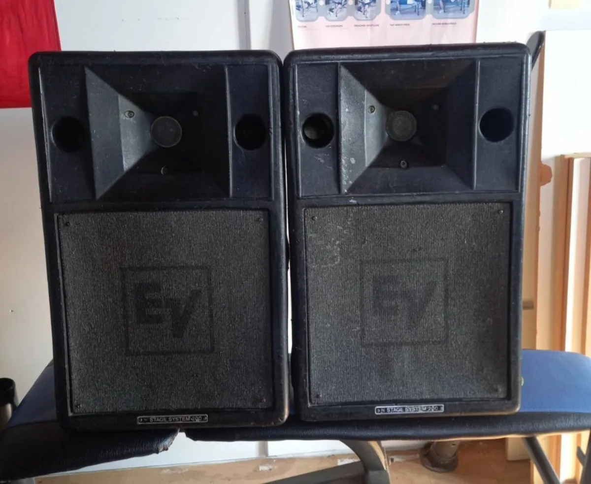 EV S200 Pair of Speakers - Image 1