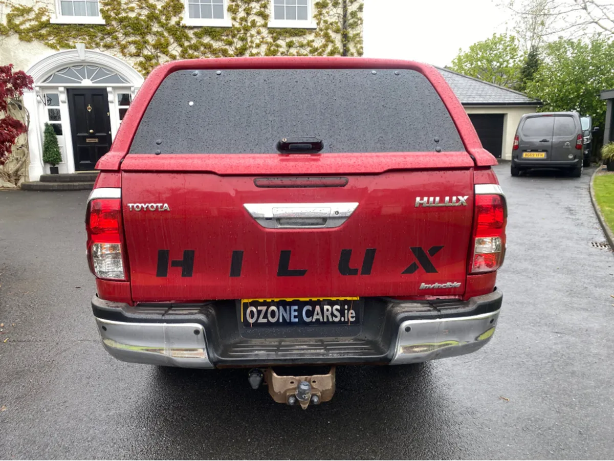 Toyota Hilux INVINCIB X D-4D 4WD - Image 4