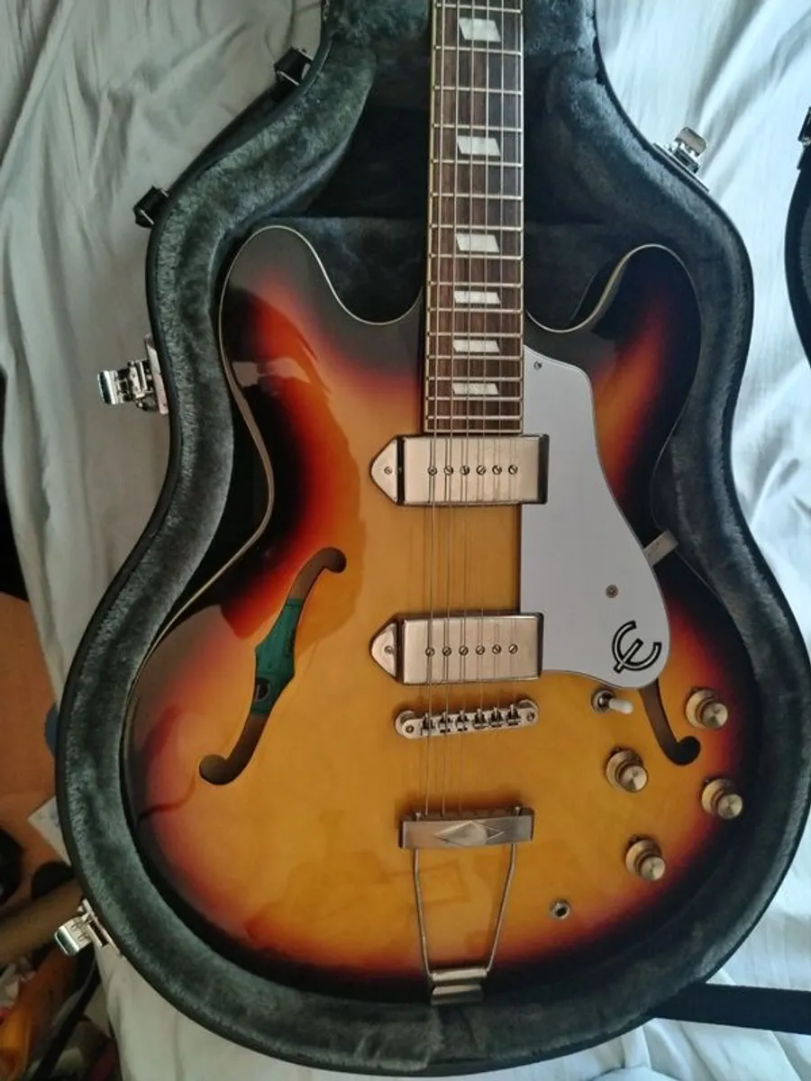 Epiphone casino vintage sunburst  with case. - Image 1