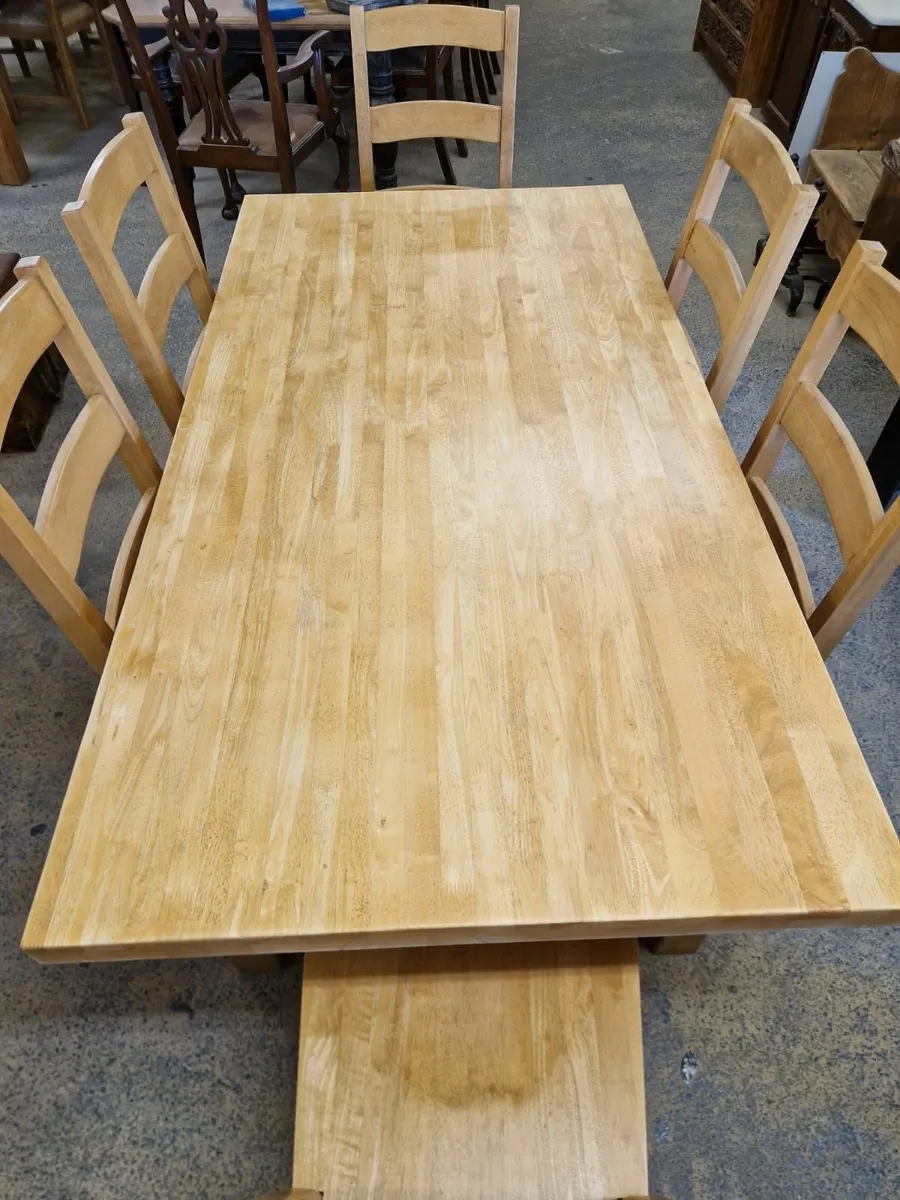 Light oak table, 6 chairs - Image 2