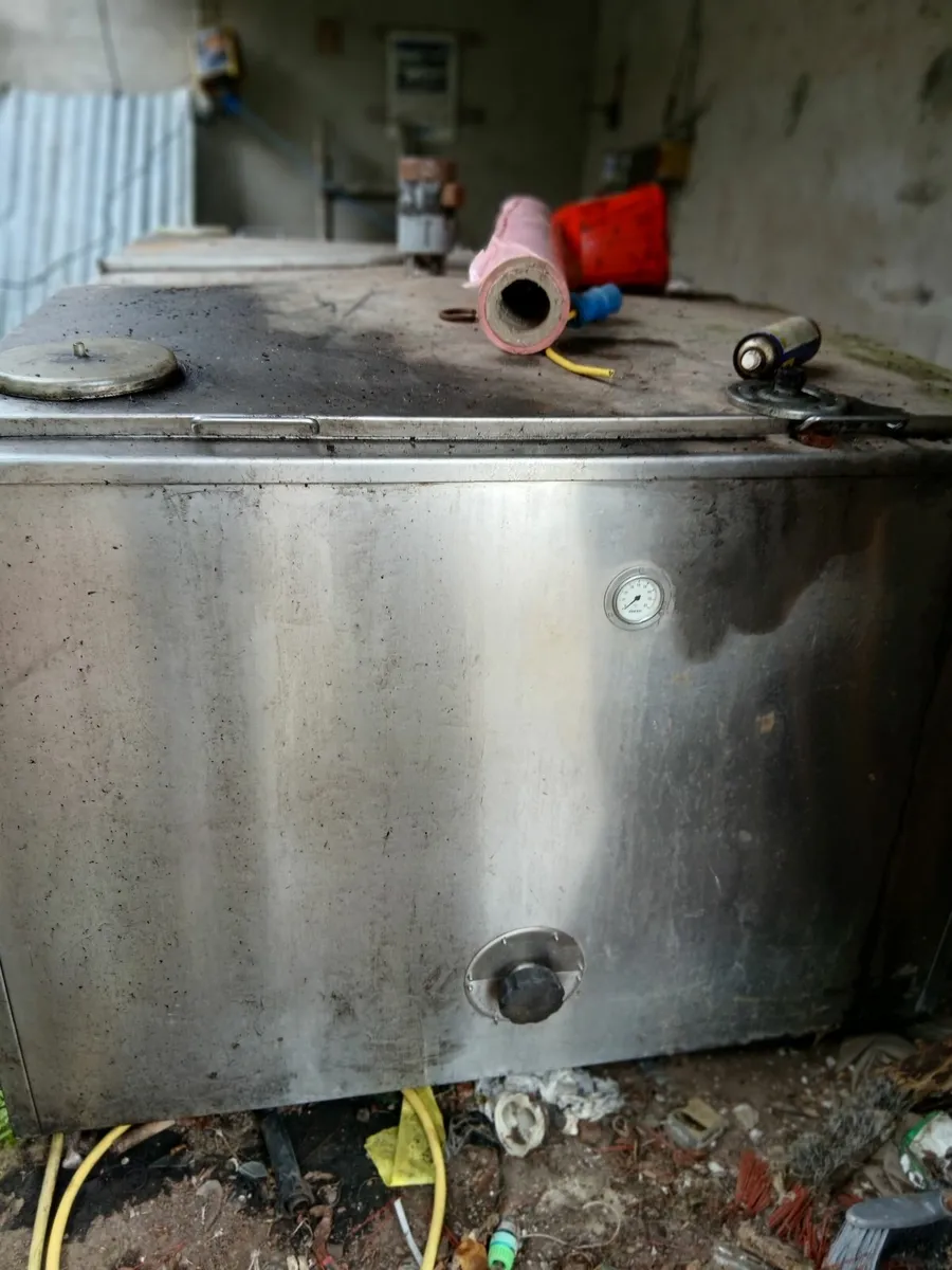 Milk tank