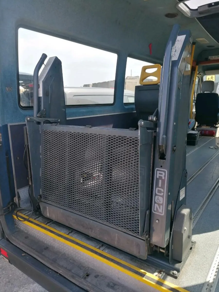 Wheelchair lift for bus/can - Image 2