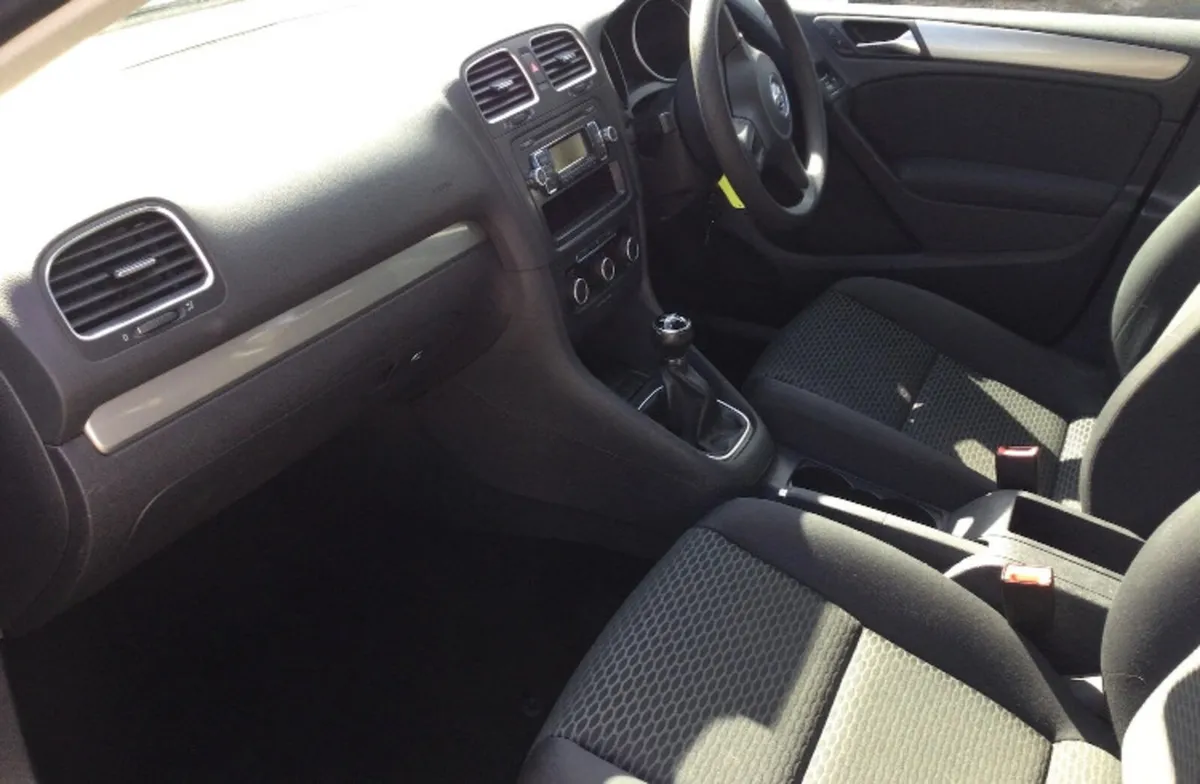 Volkswagen Golf - Image 4