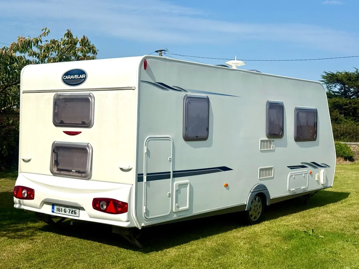 Carvelier Hermitage 546 - 6 berth fixed bunk beds - Image 1