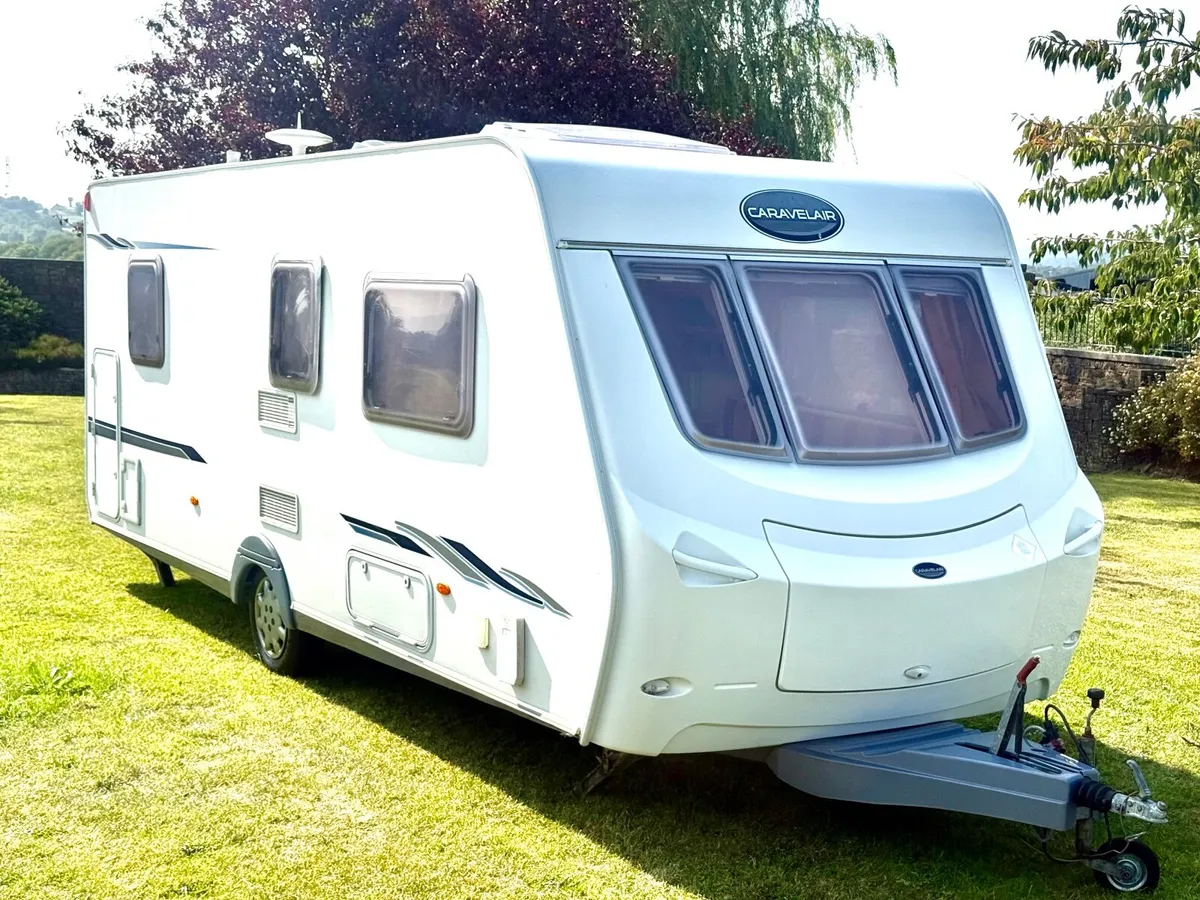Carvelier Hermitage 546 - 6 berth fixed bunk beds - Image 2