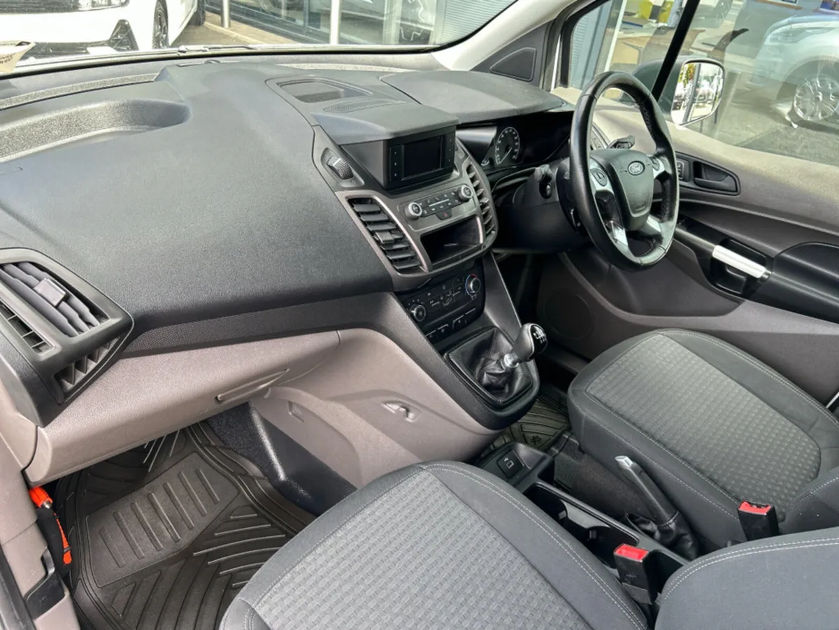 Ford Transit Connect VAN LWB HP TRE TREND 1.5 3 - Image 4