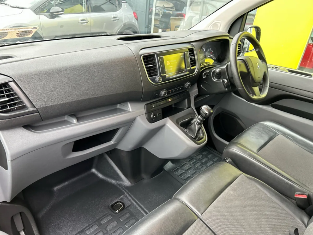 Peugeot Expert PROFESSIONAL STD 1.5 HD HDI 120 4 - Image 4