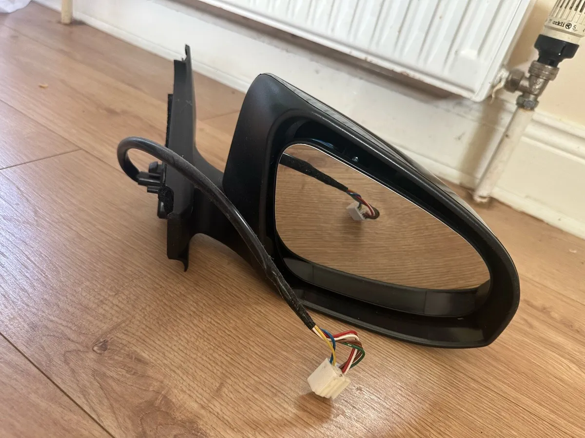 Right Wing Mirror - Toyota Yaris/2011 onwards - Image 1