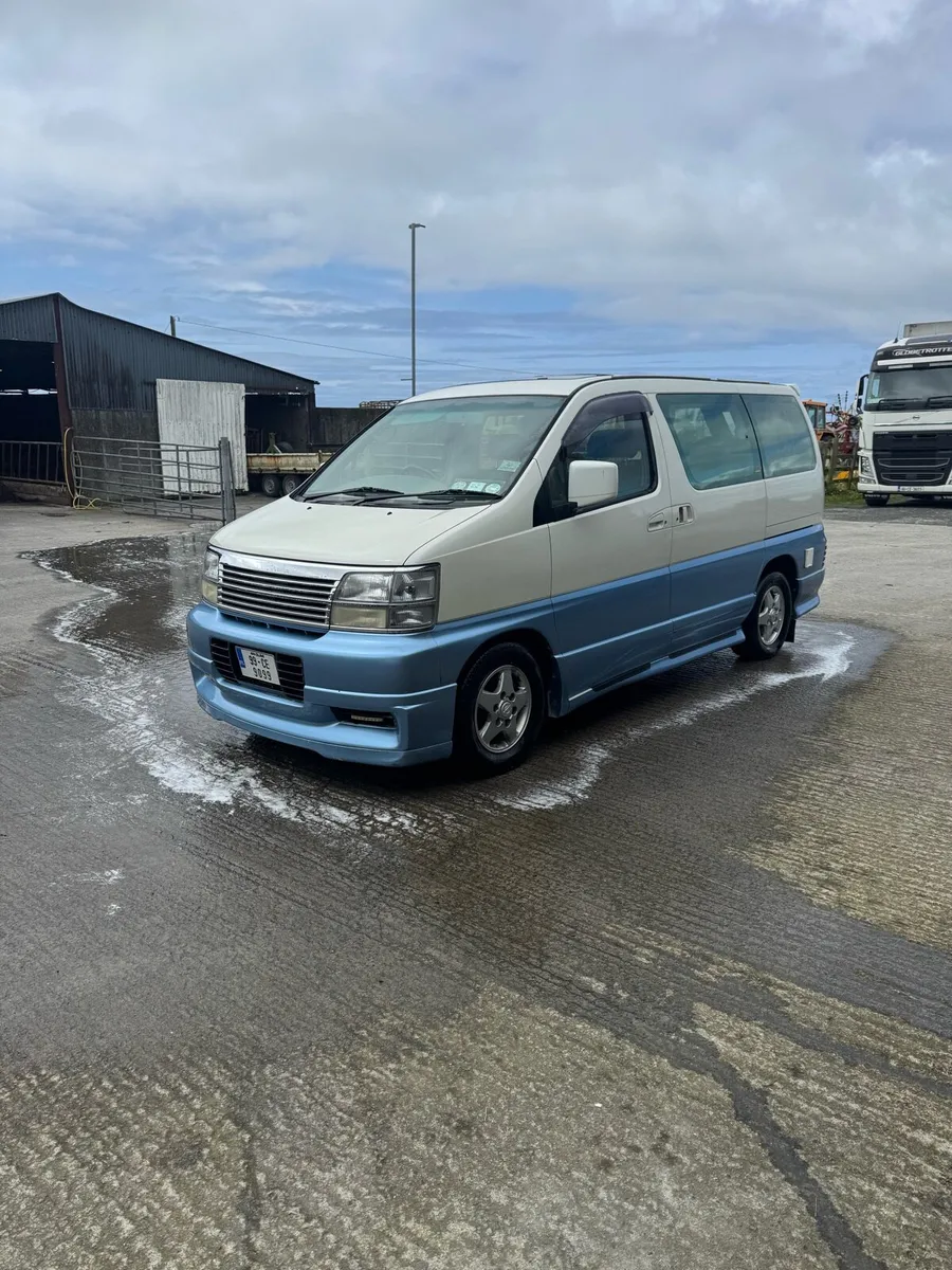 Nissan Elgrand Camper Van - Image 3