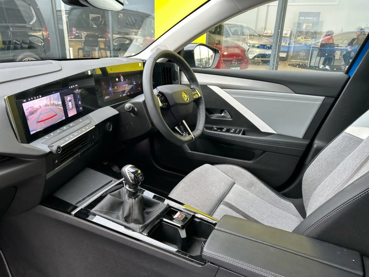 Opel Astra 5 DR HATCH-ELEGANCE-1.2 - Image 3