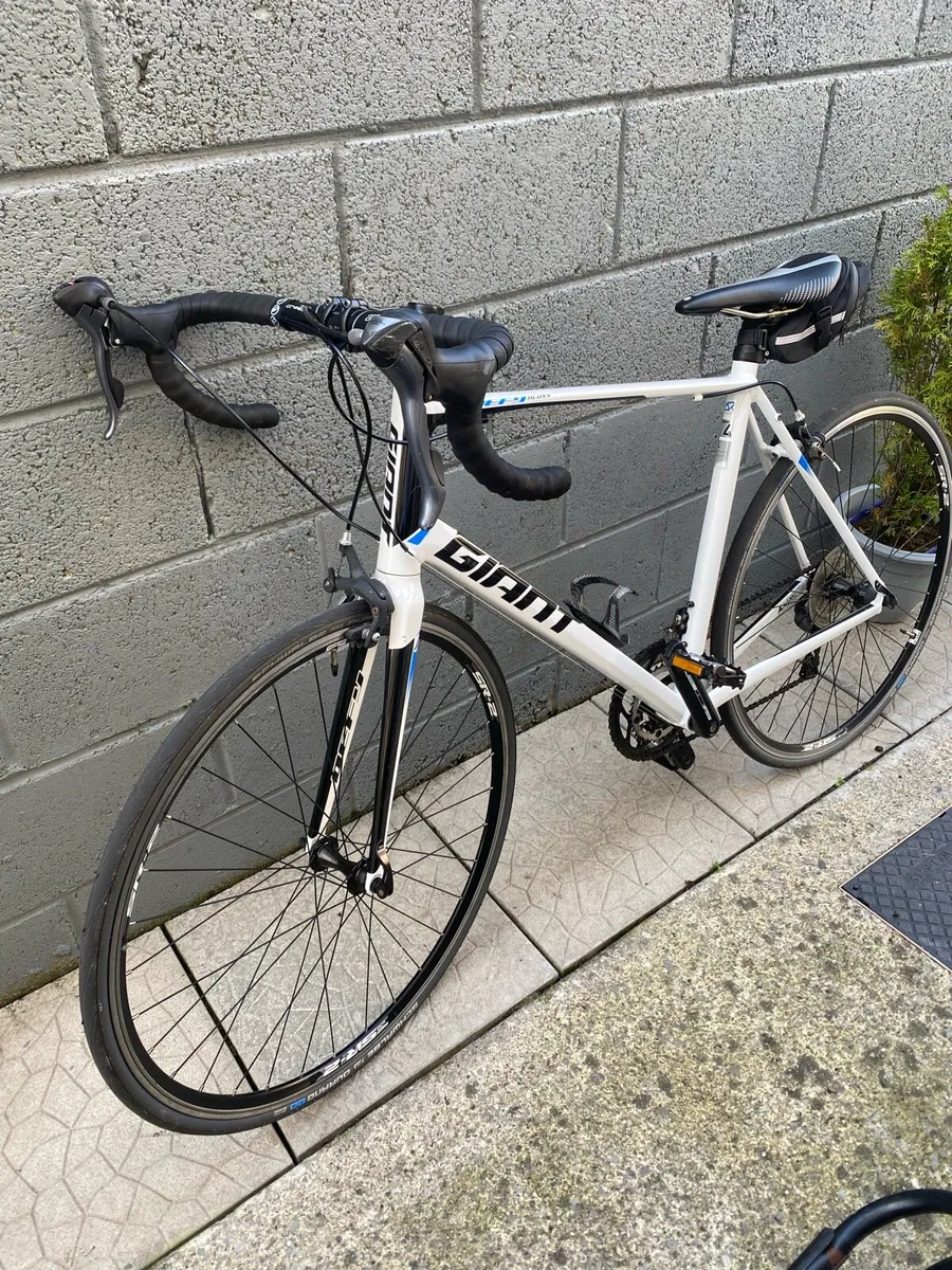 Road bike - Image 1