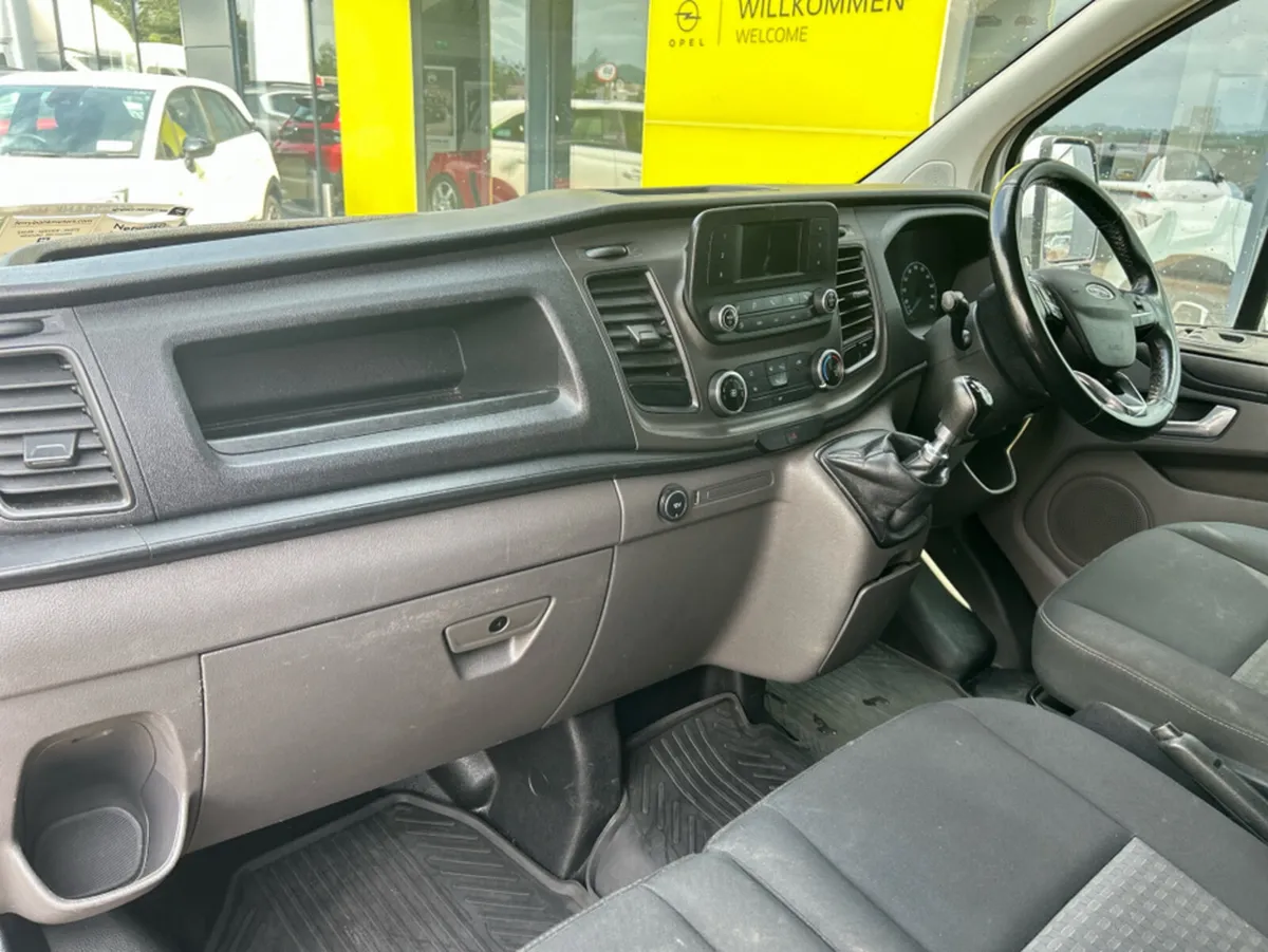 Ford Transit Custom 300 LWB TREND 2 2.0 130 3 - Image 4