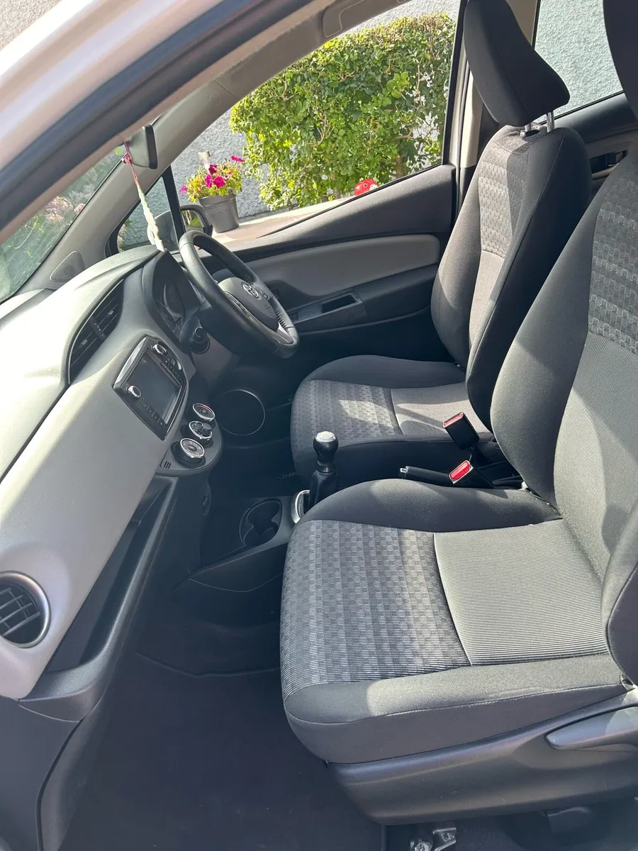 Toyota Yaris - Image 2