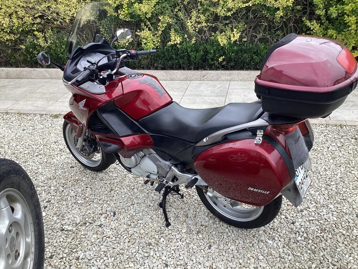 2007 Honda Deauville 700 - Image 2