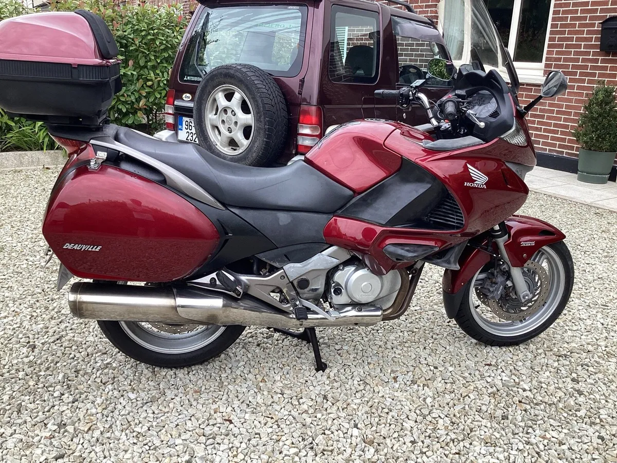 2007 Honda Deauville 700 - Image 3