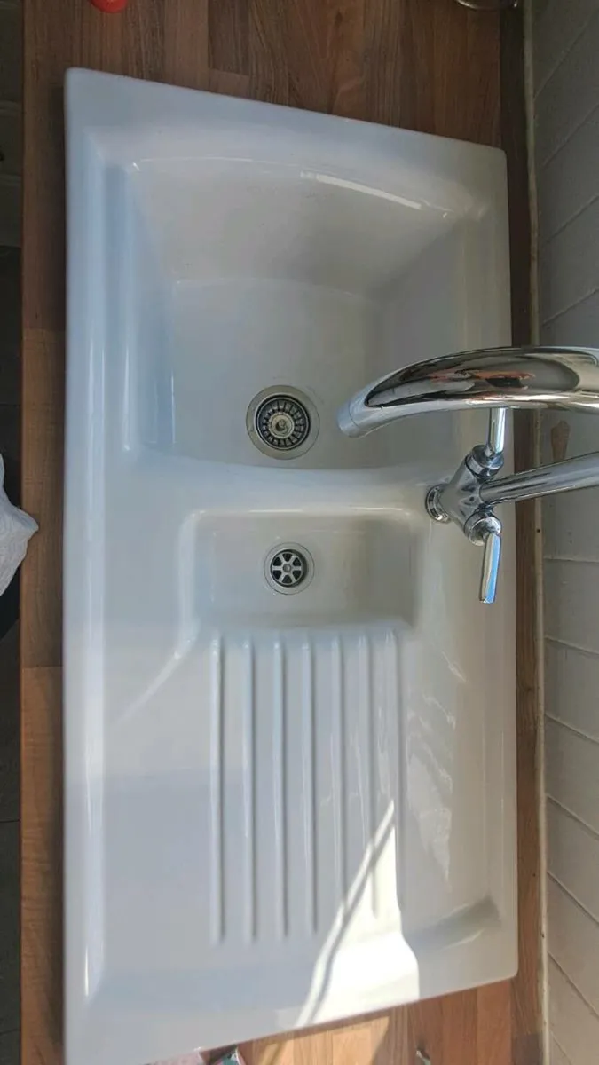 Ceramic sink