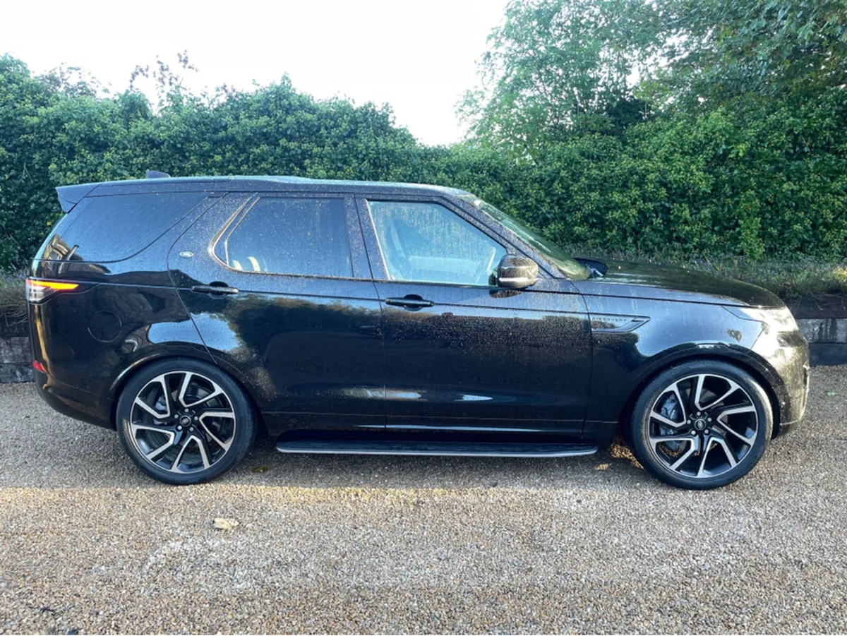 Land Rover Discovery 3.0 SDV6 SE 7 SEAT R DYNAMIC - Image 2