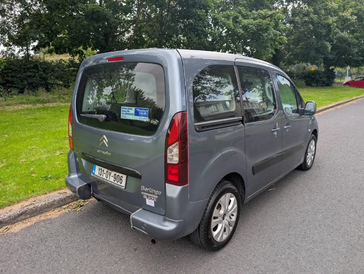 CITROEN BERLINGO 1.6 HDI WHEELCHAIR VTR 90 5DR - Image 3