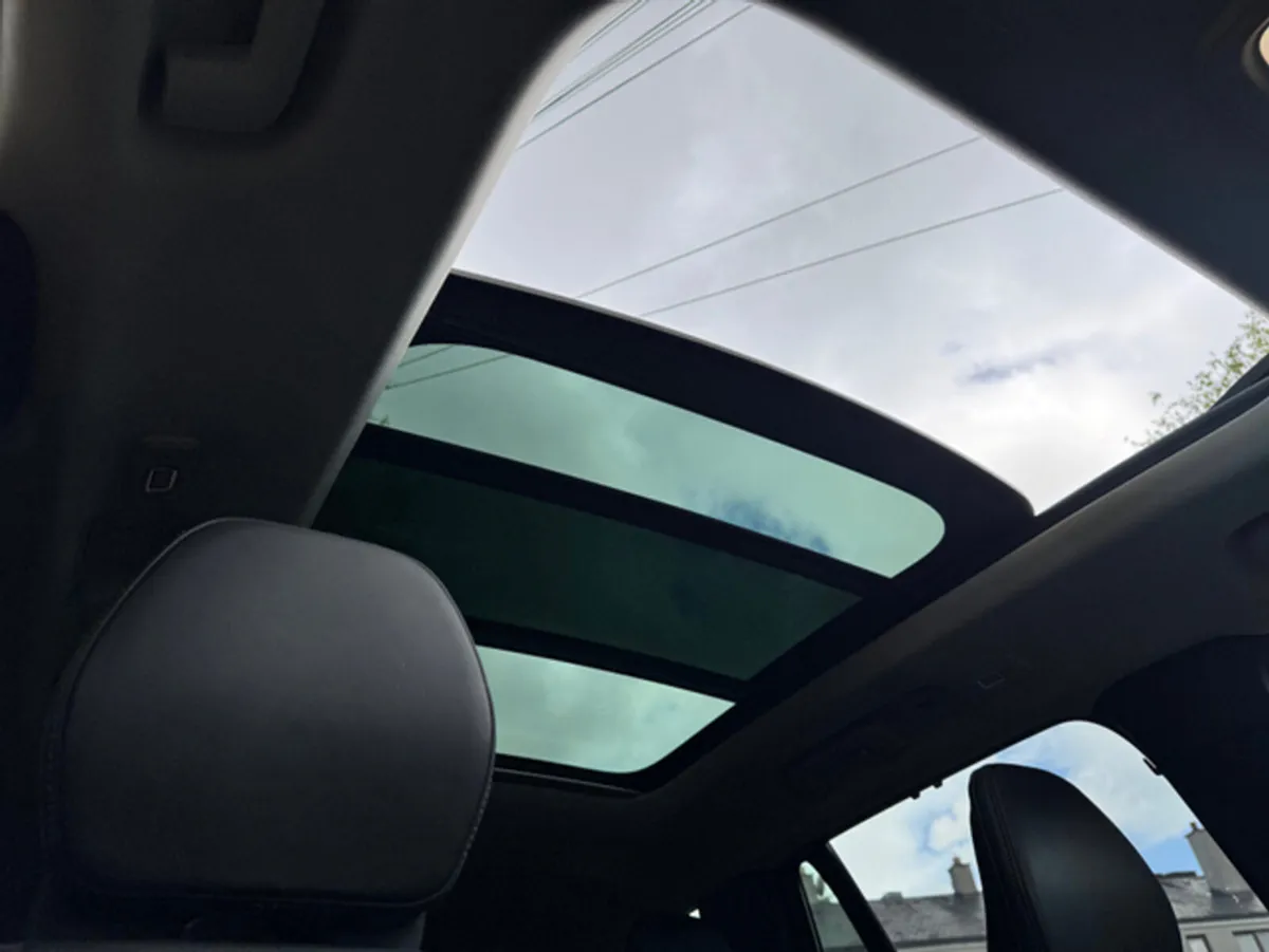 Volvo XC90 ULTIMATE DARK T8 RECHARGE TOP SPECIFICA - Image 4