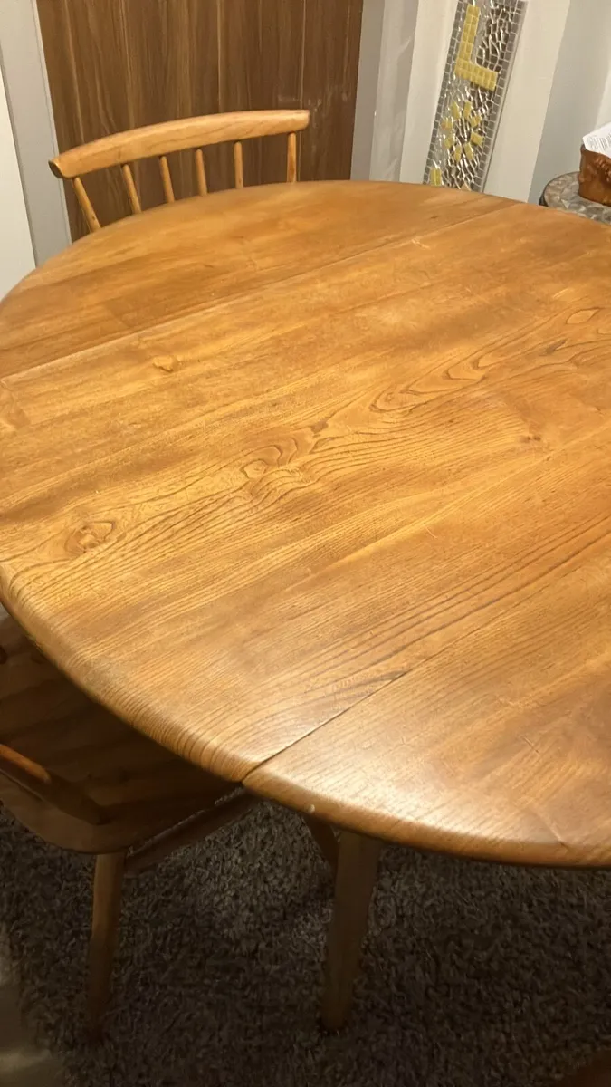 Ercol  Dining Suite, table and 6 chairs - Image 1