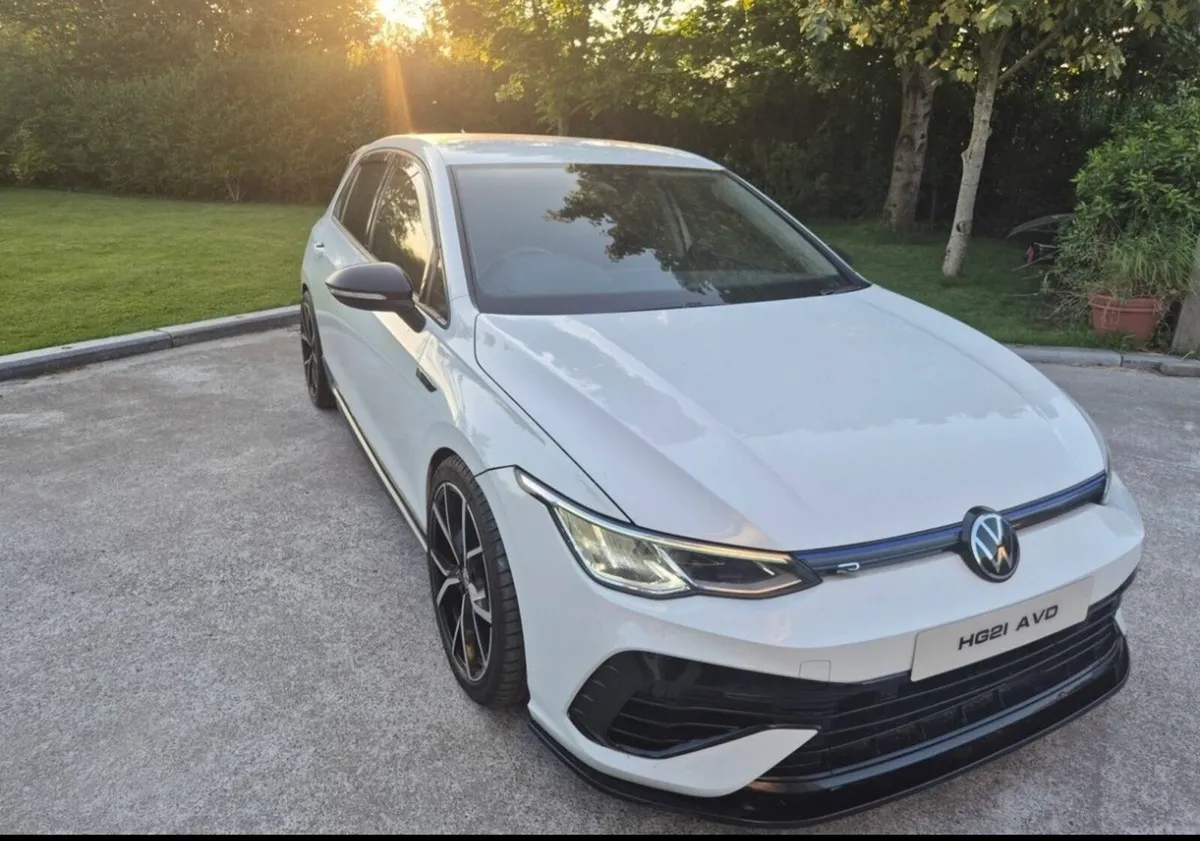 VW GOLF R - Image 2