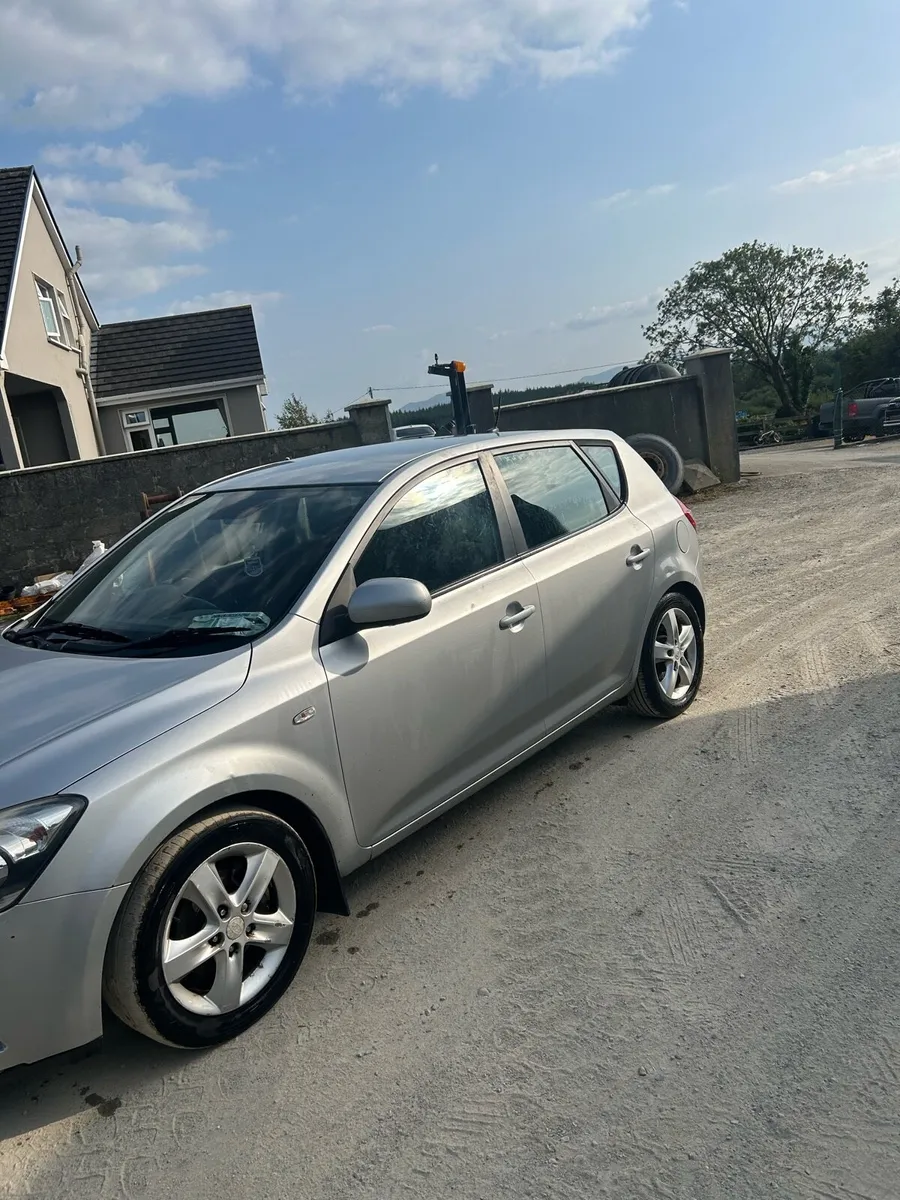 Kia Ceed - Image 4