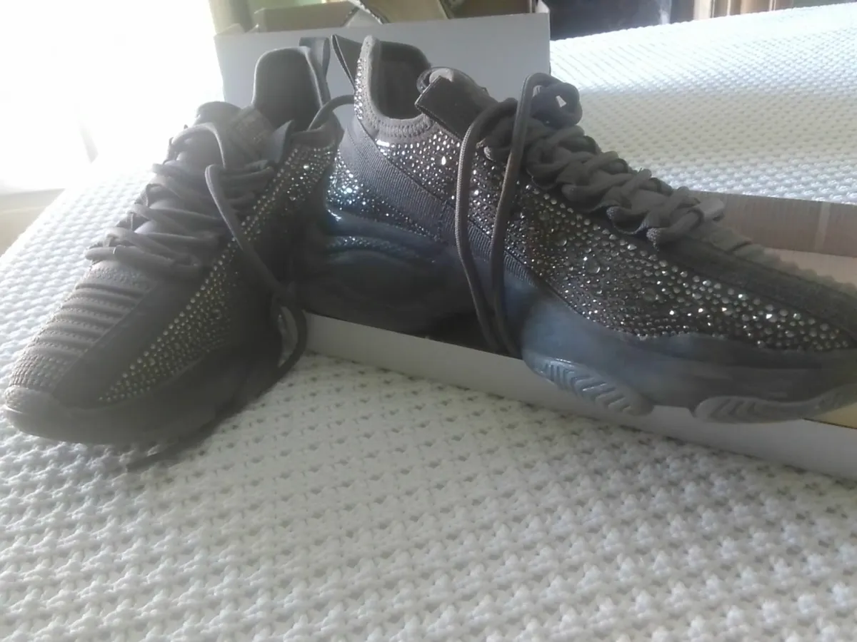 STEVE MADDEN MAXILLA GREY GEMSTONE TRANINERS 6 - Image 2