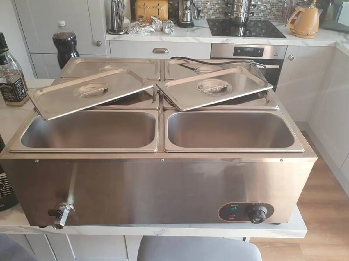 food server - Image 1
