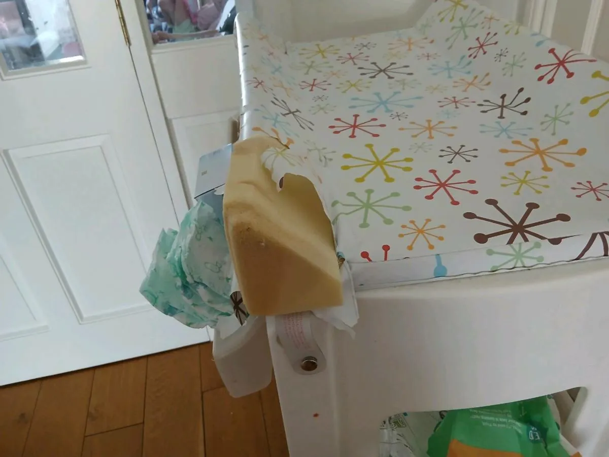 Free Baby changer - Image 4