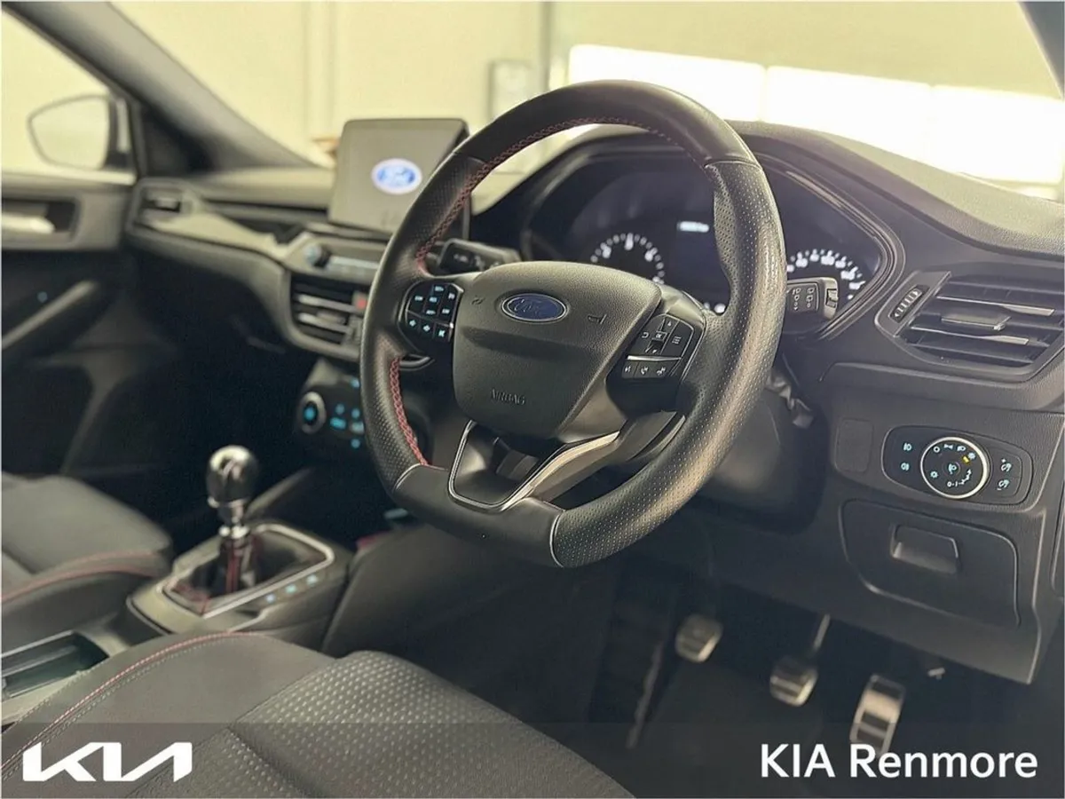 Ford Focus St-line 5D 1.5td120 S6.2 M6 5DF Sale P - Image 2
