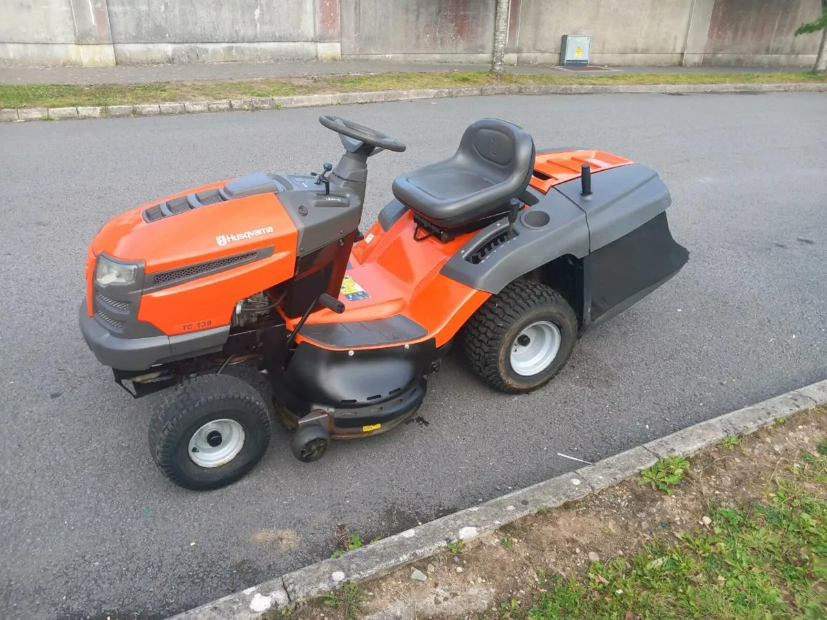 Ride on lawnmower - Image 2
