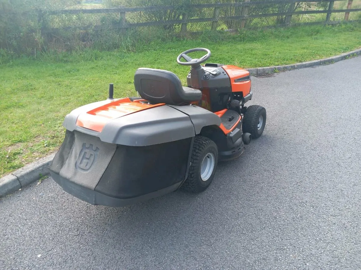 Ride on lawnmower - Image 3