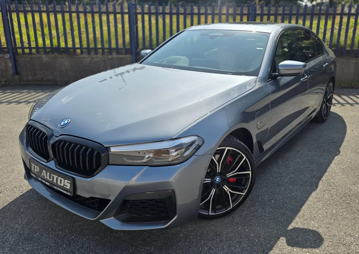 BMW 5-Series 2022 - Image 1