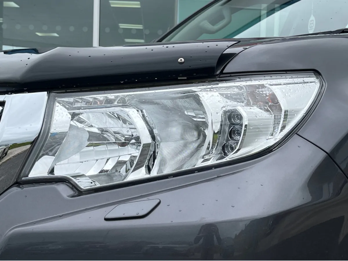 Toyota Land Cruiser LAND CRU CRUISER SWB A AUTO 2D - Image 3