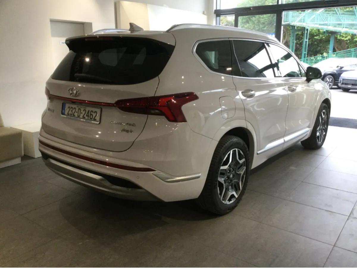 Hyundai Santa Fe PREMIUM PLUG IN HYBRID - Top Spec - Image 2