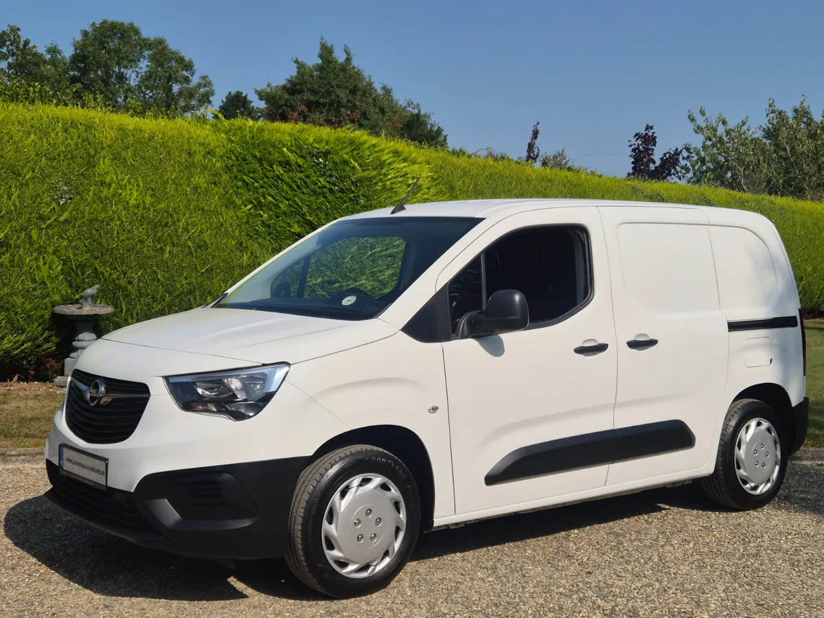2022'OPEL COMBO 1.5 Diesel 3 Seater - Image 4