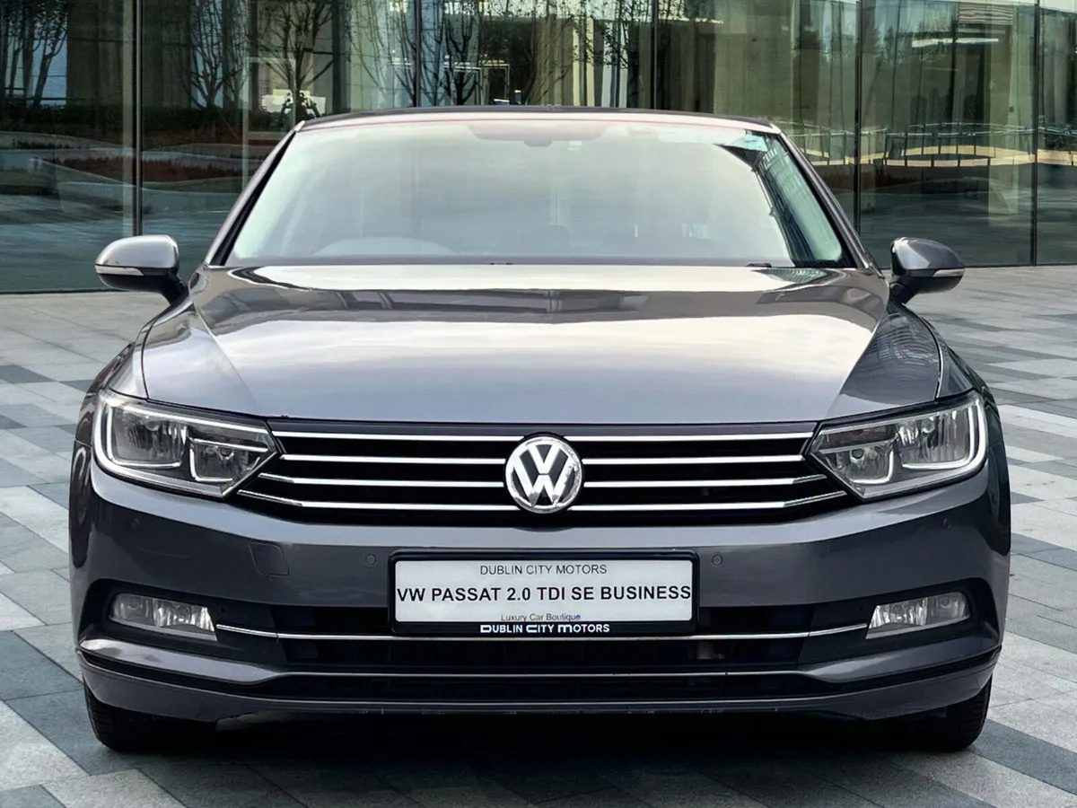 VW Passat 2.0 TDI SE Business BlueMotion - Image 2