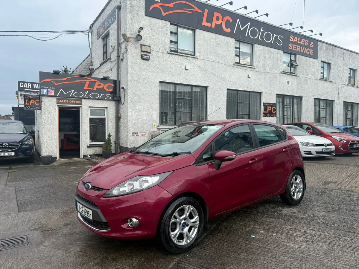 Ford Fiesta 2011 - Image 2