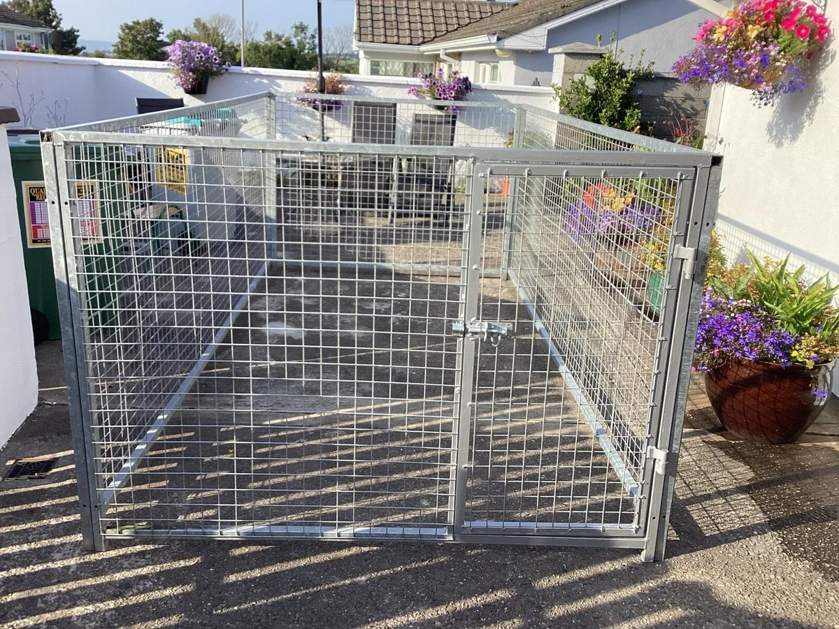 Dog cage/run - Image 1
