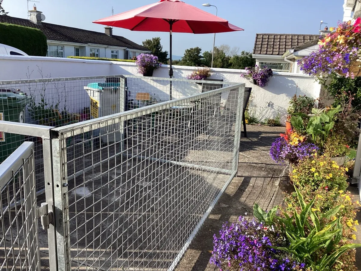 Dog cage/run - Image 3