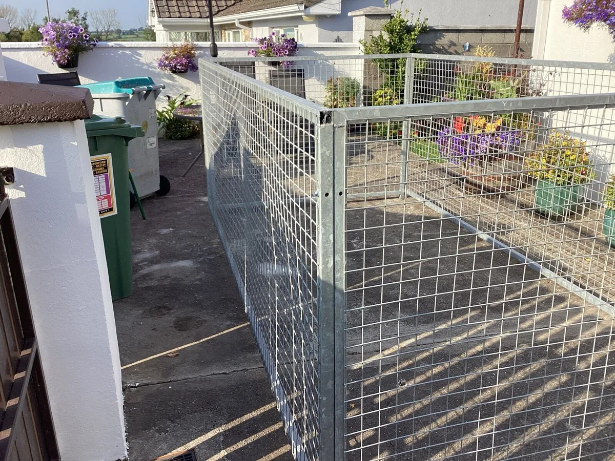 Dog cage/run - Image 4