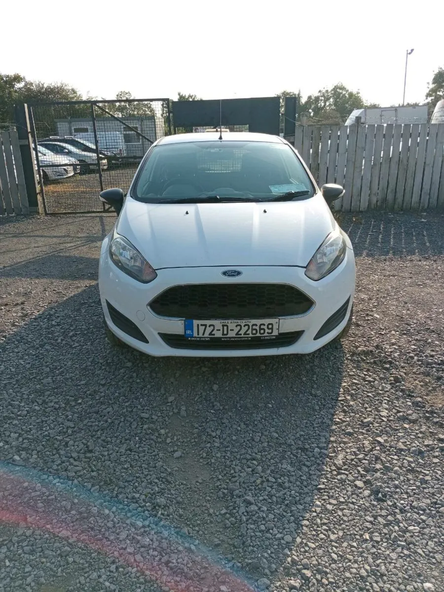 2017 ford fiesta - Image 1