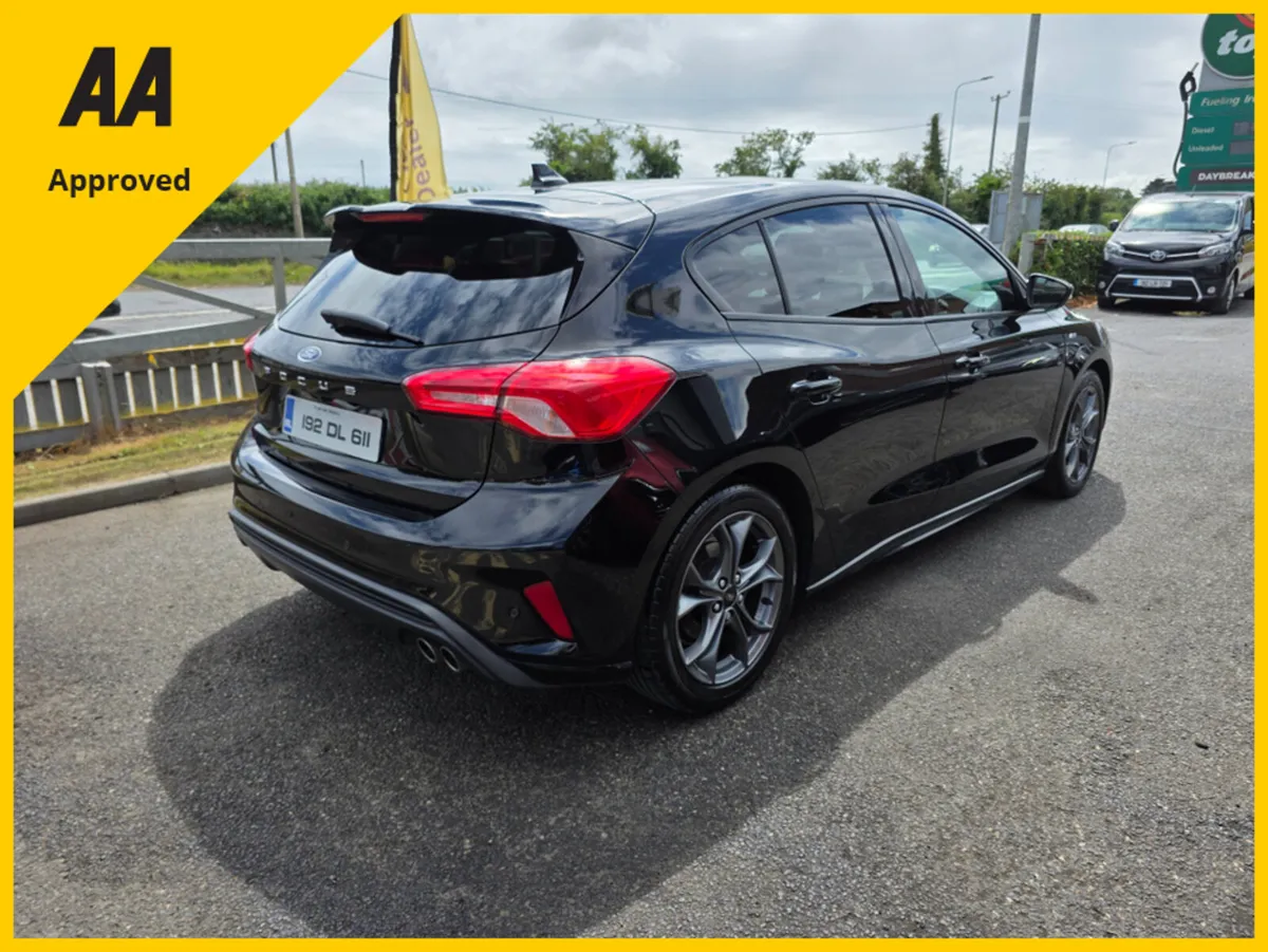 Ford Focus ST-LINE 1.0 ECOBOOST 125 125PS 4DR - Image 3