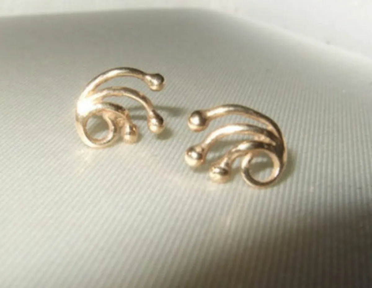 Vintage 9ct Gold Earrings - Image 1